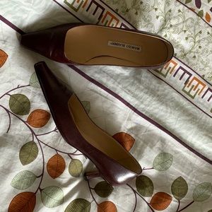 Manolo Blahnik Dark Burgundy Kitten Heel 37.5